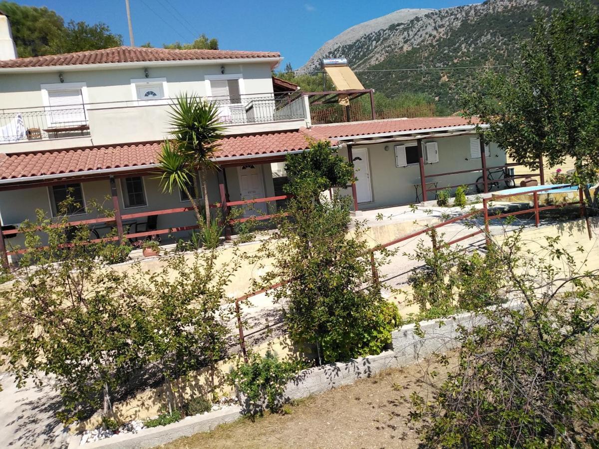 Apartment With Pool In Tzanata Kefalonia Dhimisianáta Buitenkant foto