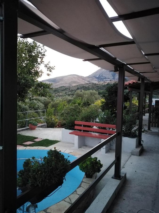 Apartment With Pool In Tzanata Kefalonia Dhimisianáta Buitenkant foto